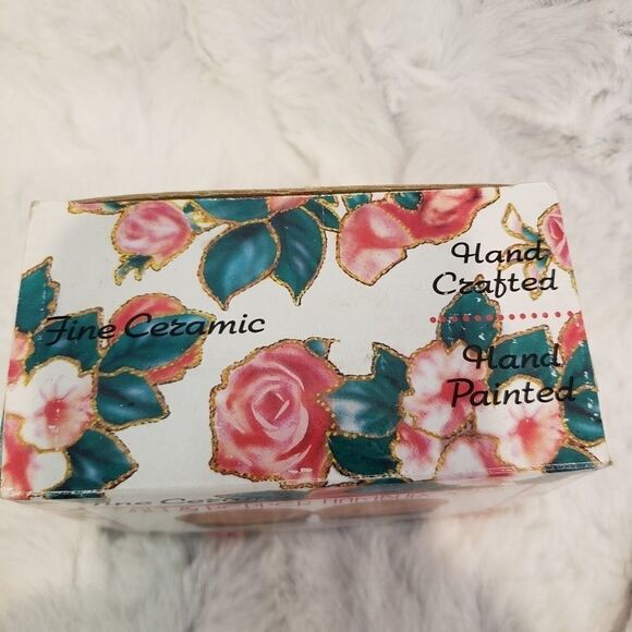 Salt & Pepper Shakers - Picture 2 of 8